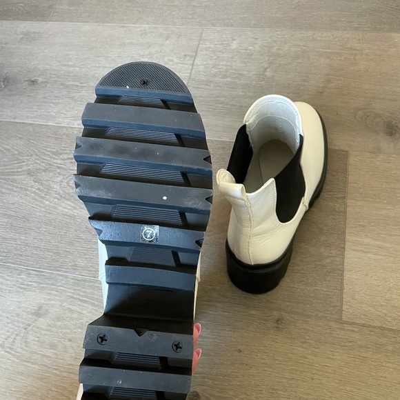 White lulus boots - Picture 4 of 5